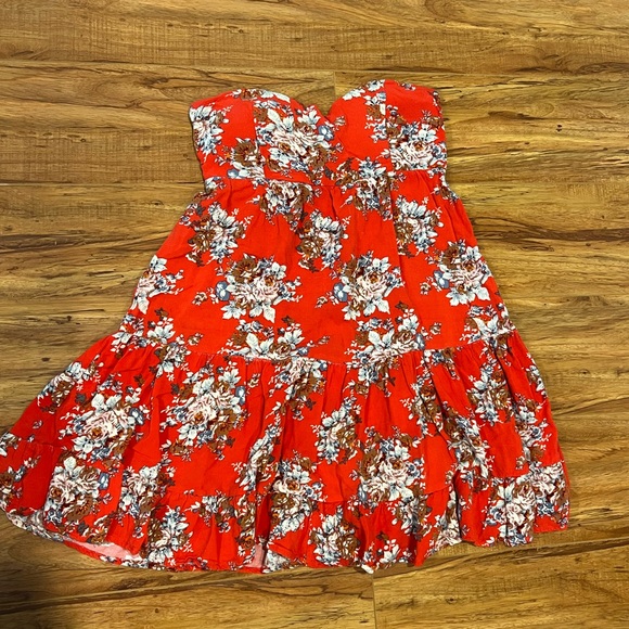 Strapless ruffle dress - Picture 6 of 7